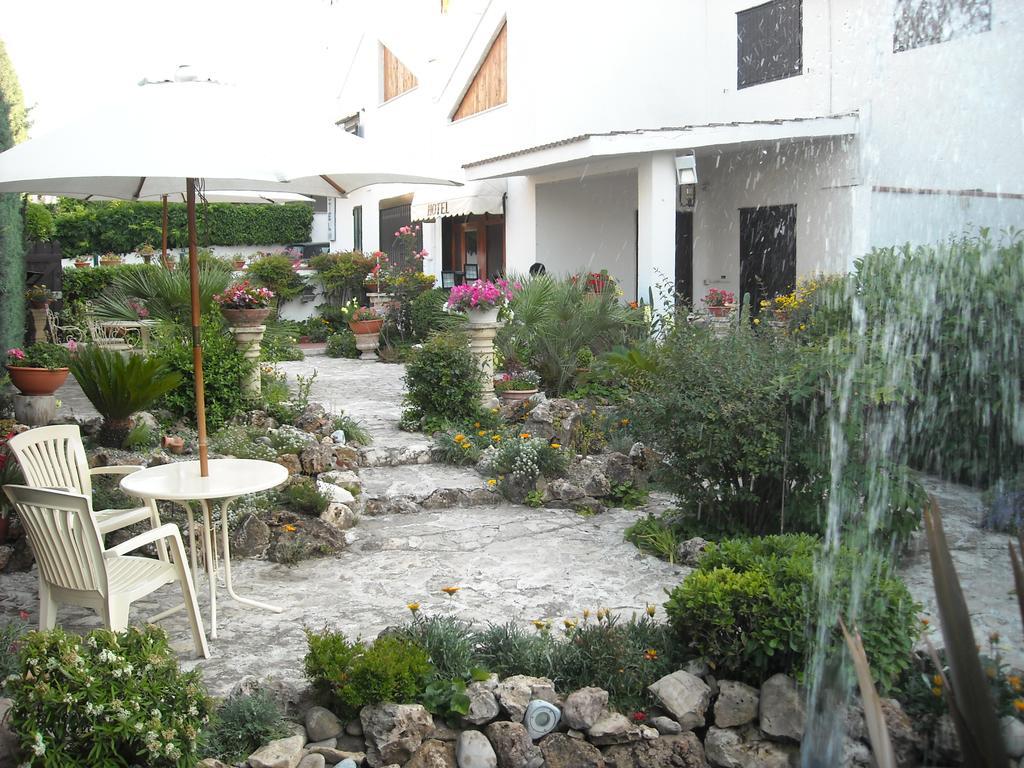 Hotel Canusium Canosa di Puglia Exterior foto